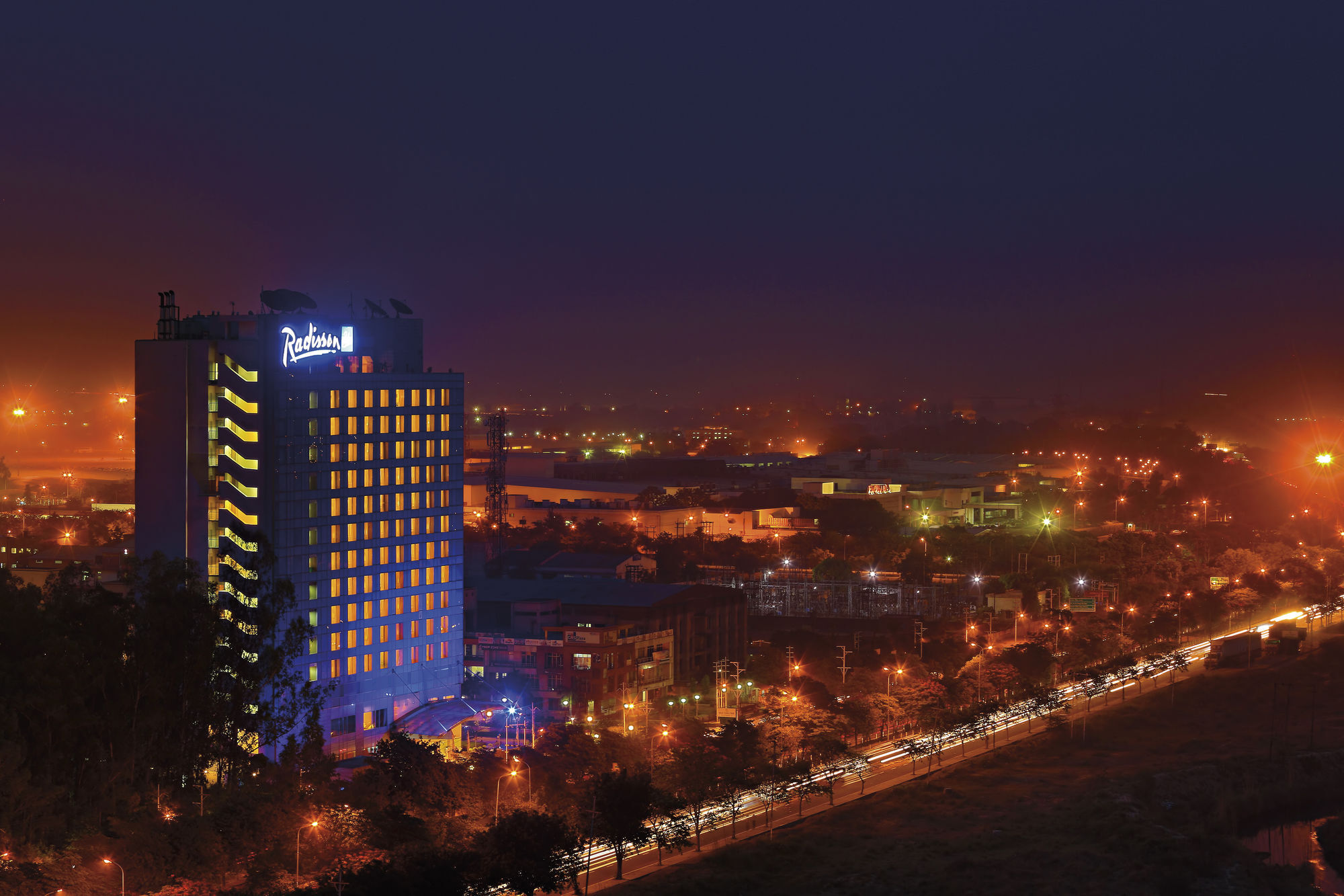 Radisson Blu Hotel, Большая Нойда Экстерьер фото Park Inn, Casablanca
